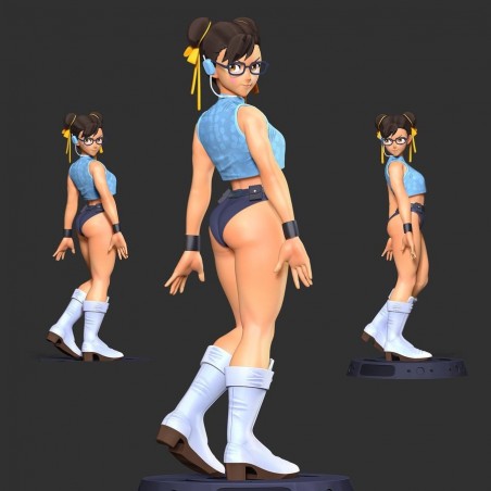 Chun Li Looked Back